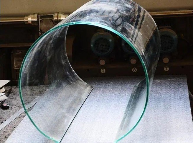 Thermal stress glass cutting